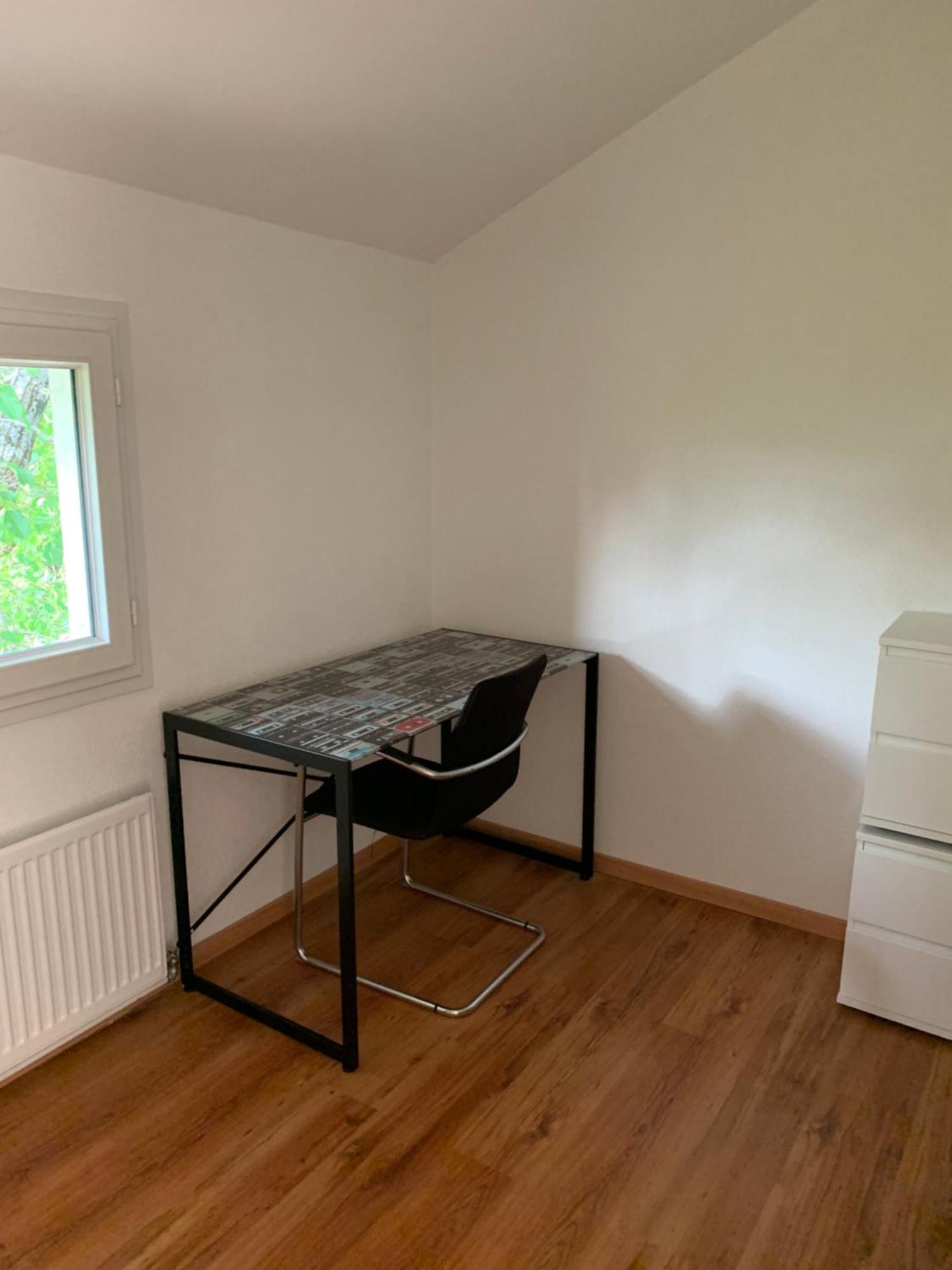 Séjour chez l'habitant Small Walk To The Airport *